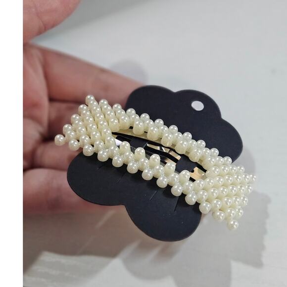 Contemporary Coquette White Faux Pearl Geometric Rectangle Hair Clip Barette - Picture 3 of 5